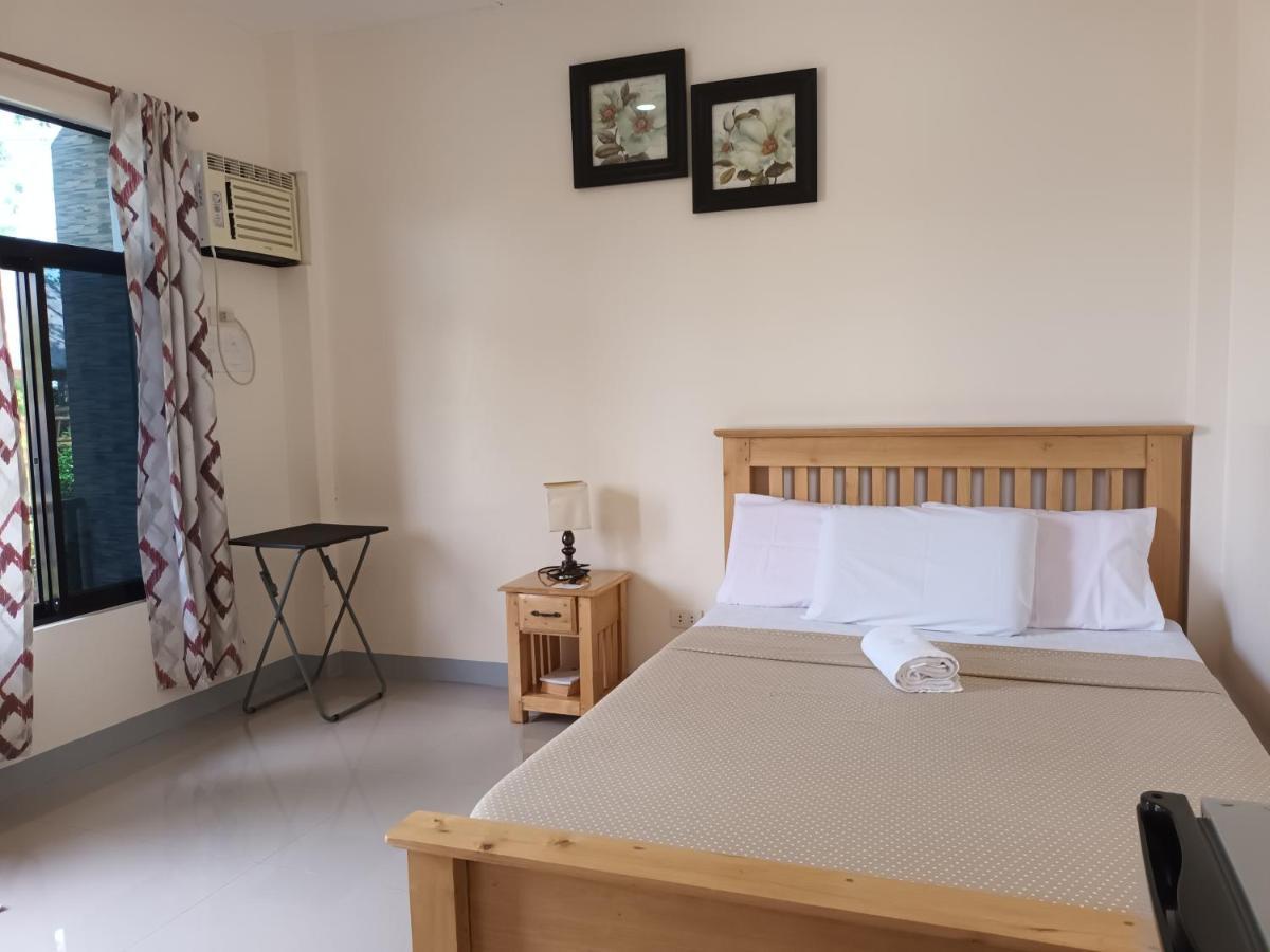 Grae’s Apartelle Moalboal Esterno foto