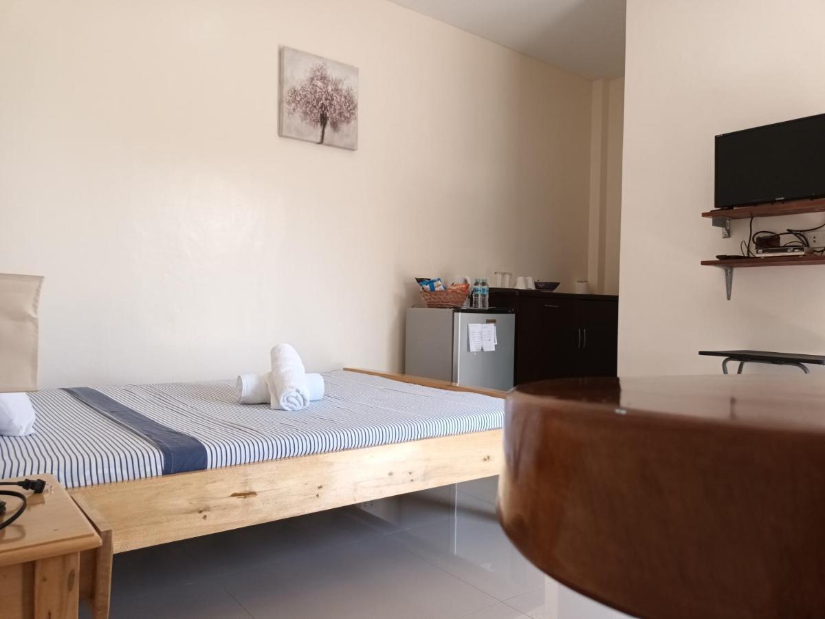 Grae’s Apartelle Moalboal Esterno foto
