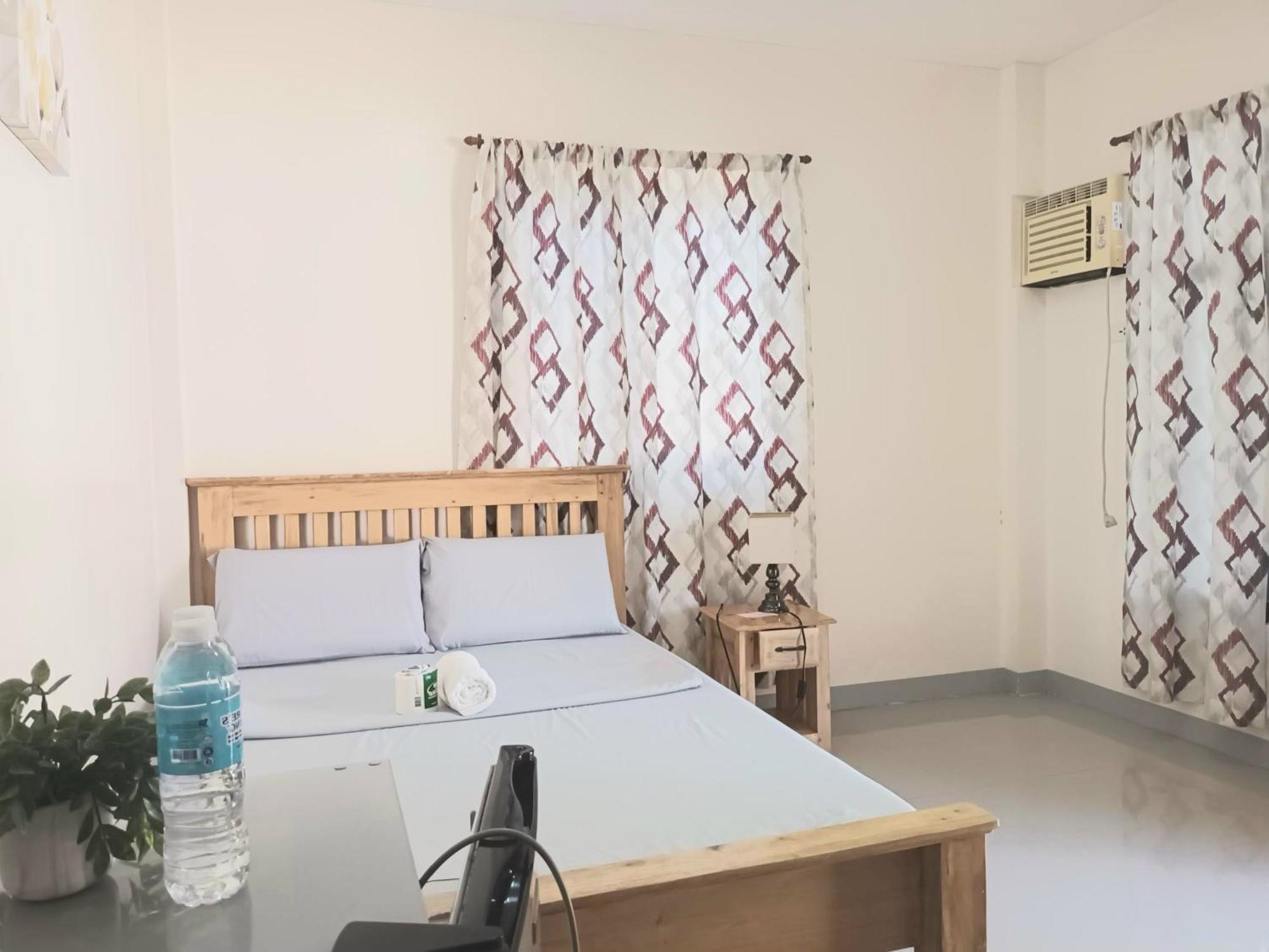 Grae’s Apartelle Moalboal Esterno foto