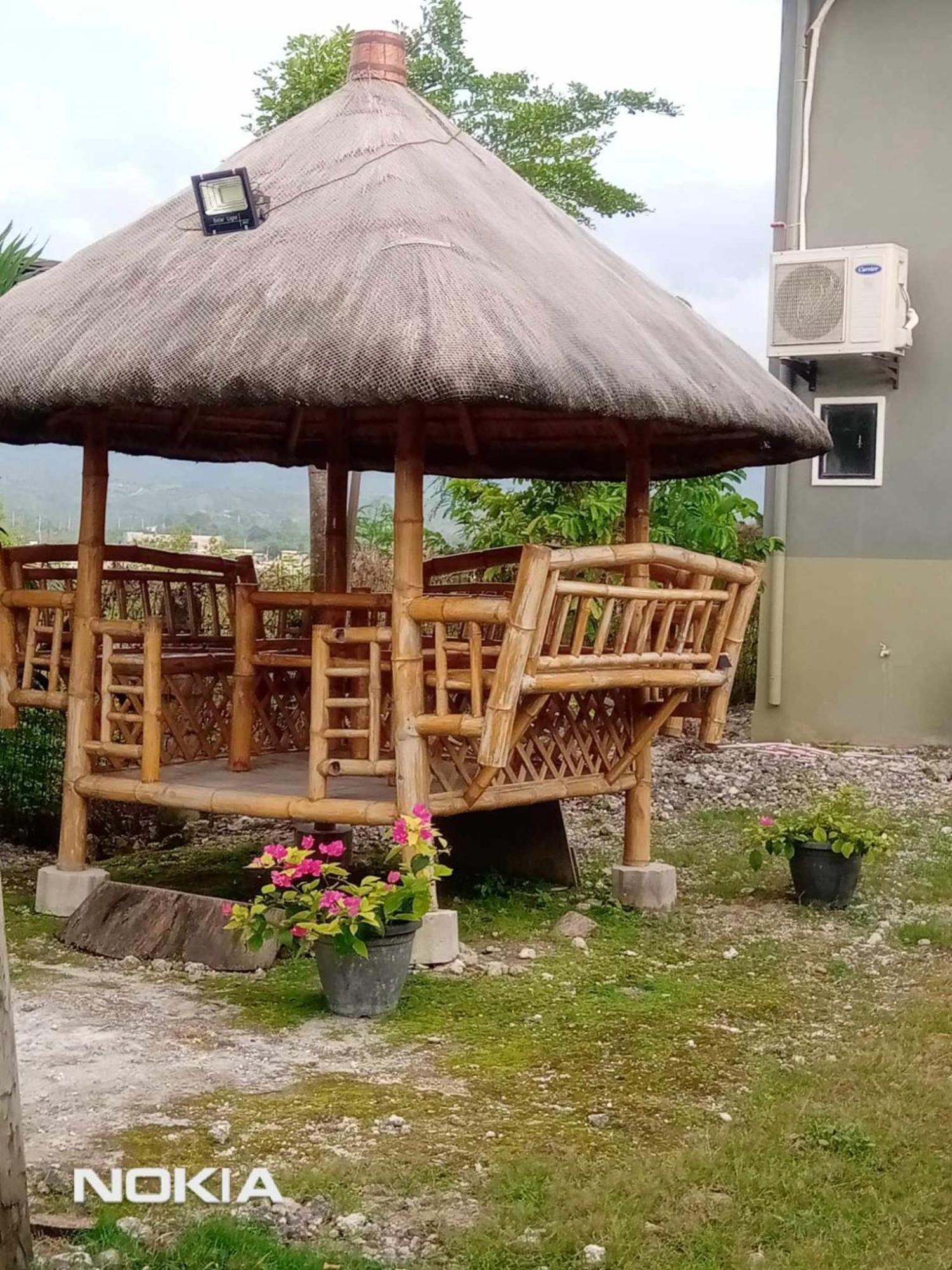 Grae’s Apartelle Moalboal Esterno foto