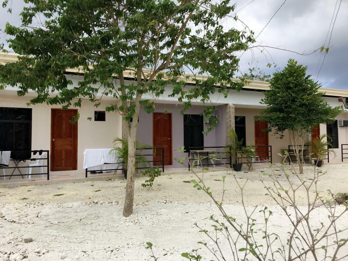 Grae’s Apartelle Moalboal Esterno foto
